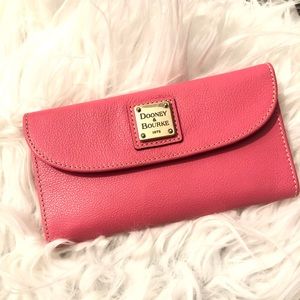 Dooney & Bourke continental leather clutch wallet